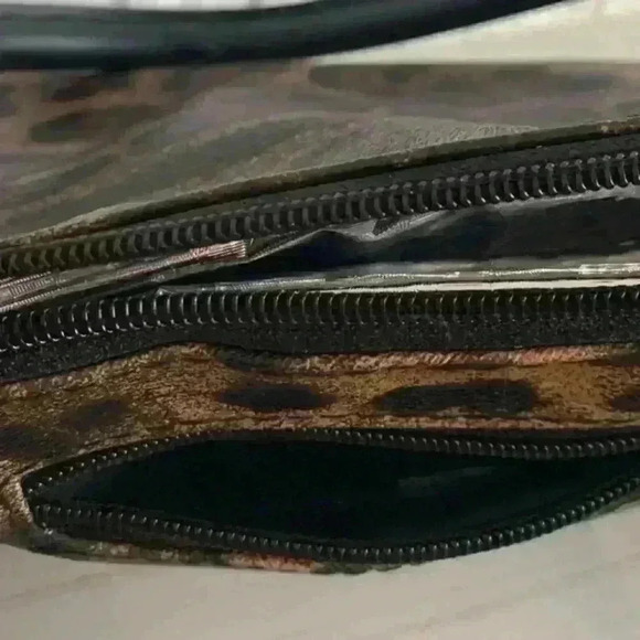 Primeware Insulated 750 ML Liquor Or Wine Chill‎ Cooler Bag with Corkscrew NWOT - Picture 3 of 10